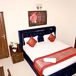 Divine India Service Apartment 2Bhk, 2A Saket