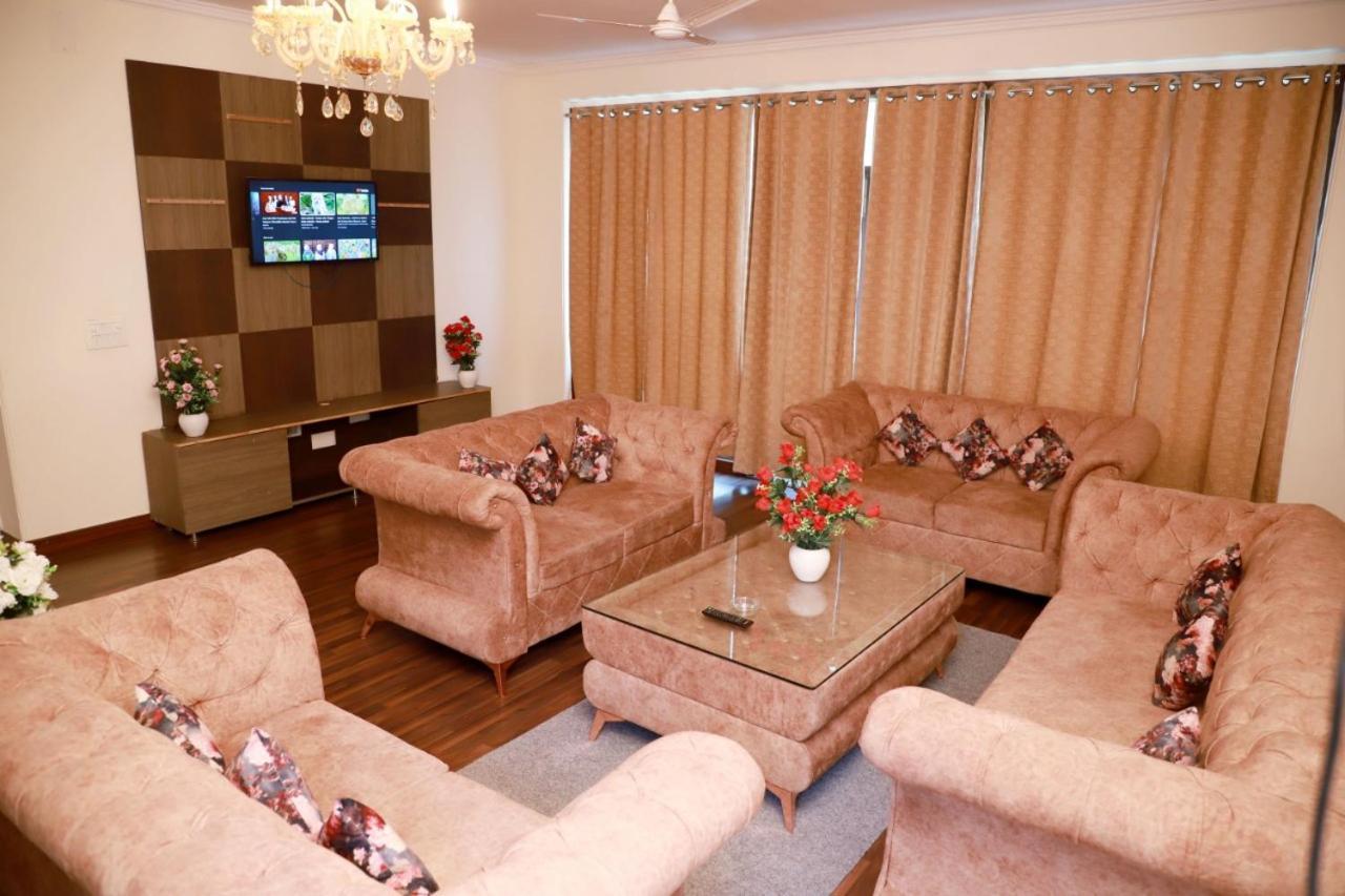Divine India Service 2bhk, 2a Saket *