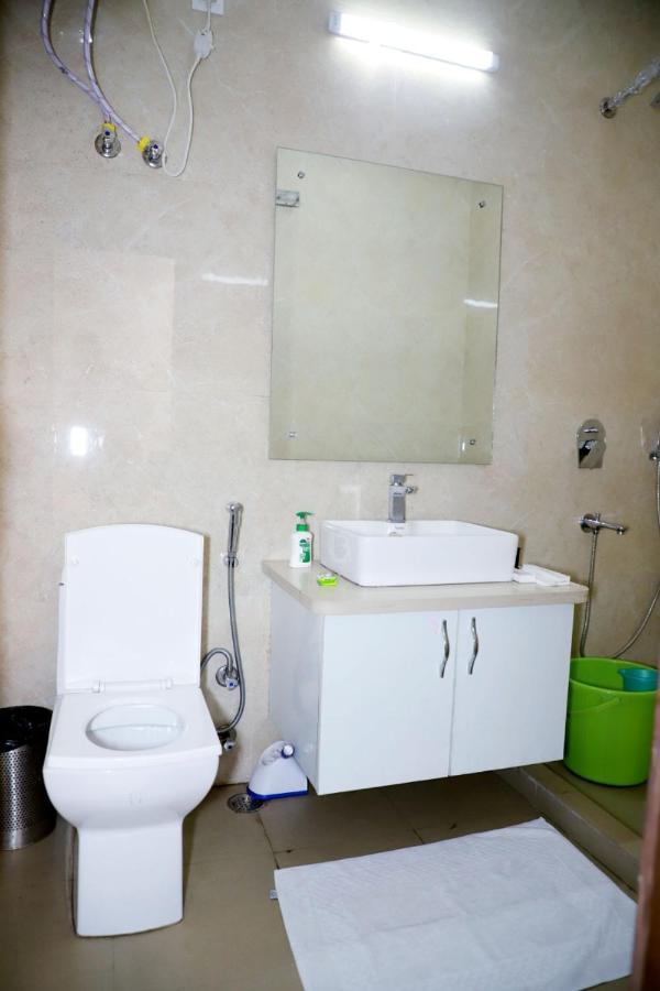 Apartment Divine India Service 2bhk, 2a Saket *