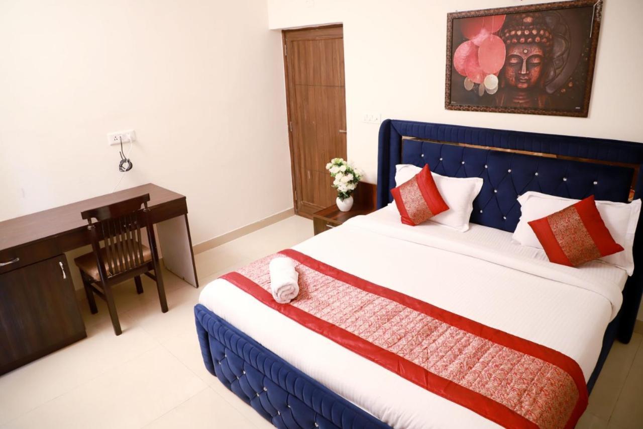 Divine India Service 2bhk, 2a Saket Apartment *