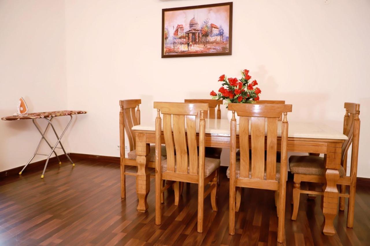 Apartment Divine India Service 2bhk, 2a Saket