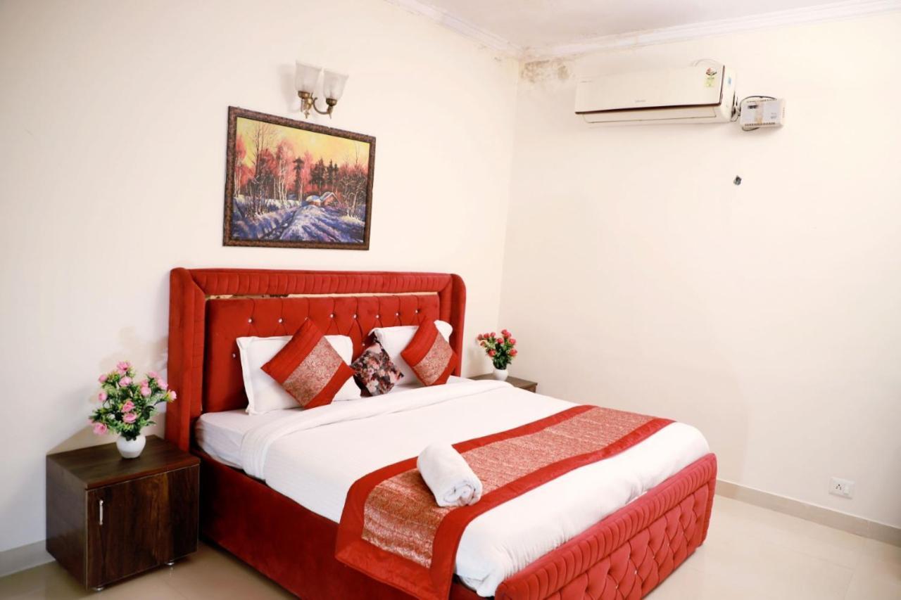 Divine India Service 2bhk, 2a Saket