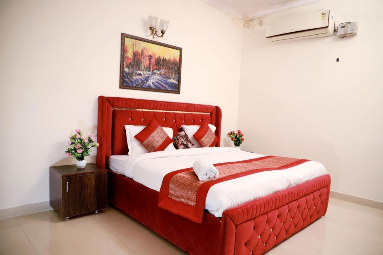 Apartment Divine India Service 2bhk, 2a Saket